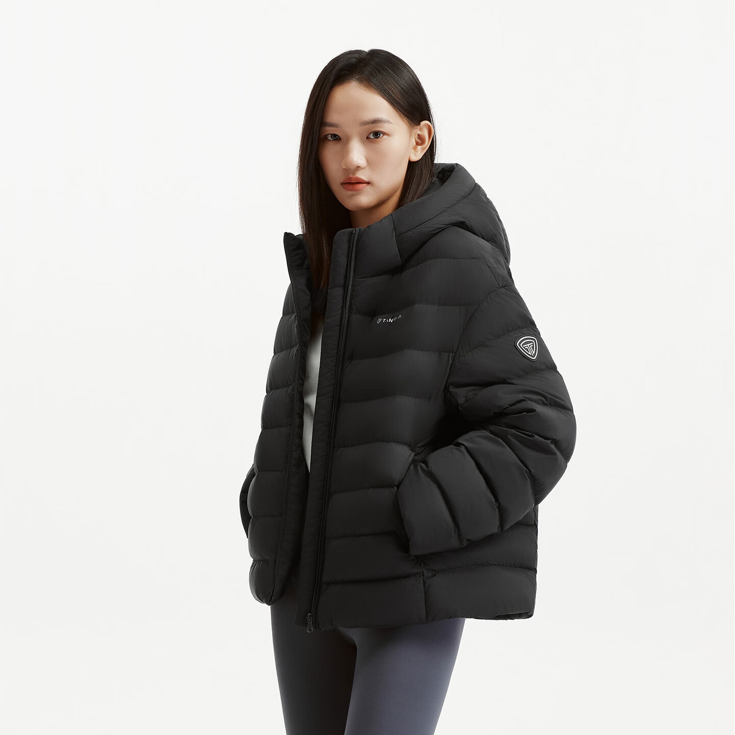 坦博尔2026秋冬新款排骨羽绒服休闲时尚百搭短款连帽女士外套 黑色 XS