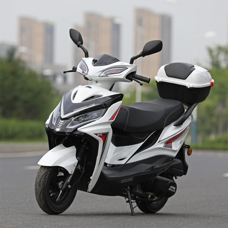 比亚伦全新踏板摩托车整车国四电喷宇钻125燃油车男女外卖可上牌 白