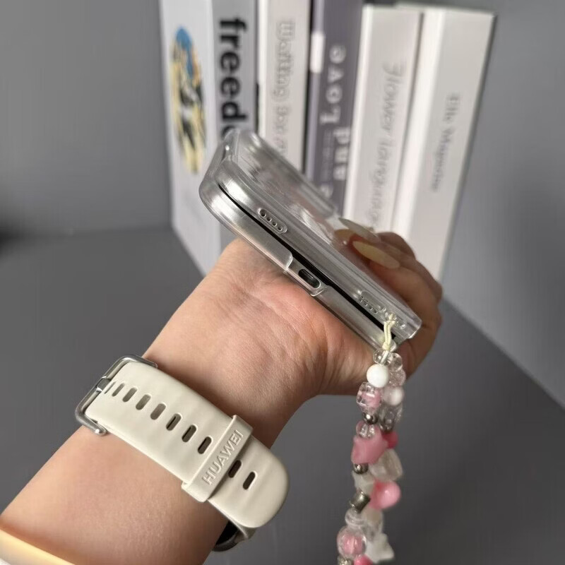 适用小米18Fold手机壳贝壳纹粉蝴蝶手链iPhone18Ultra高感男女时尚全包防摔折叠女款保护套 【贝壳纹粉蝴蝶手链】+手提链 苹果18Fold/Ultra