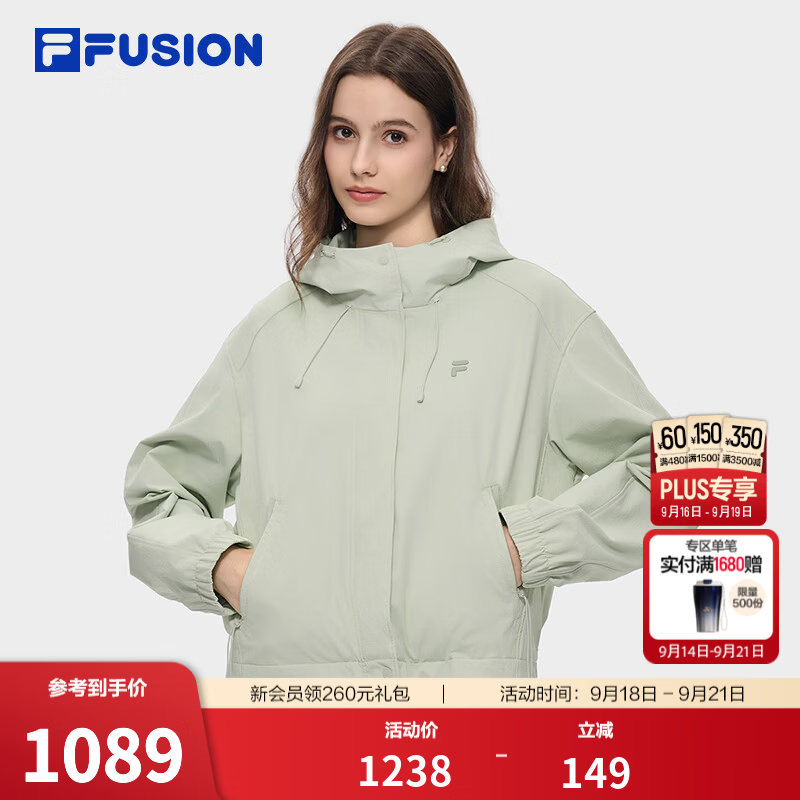 FILA FUSION斐乐潮牌简约质感梭织外套女款26冬新款宽松连帽上衣 雾苔灰绿-LG L 170/88A/L