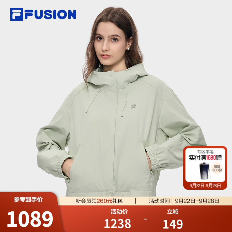 FILA FUSION斐乐潮牌简约质感梭织外套女款26冬新款宽松连帽上衣 雾苔灰绿-LG M 165/84A/M