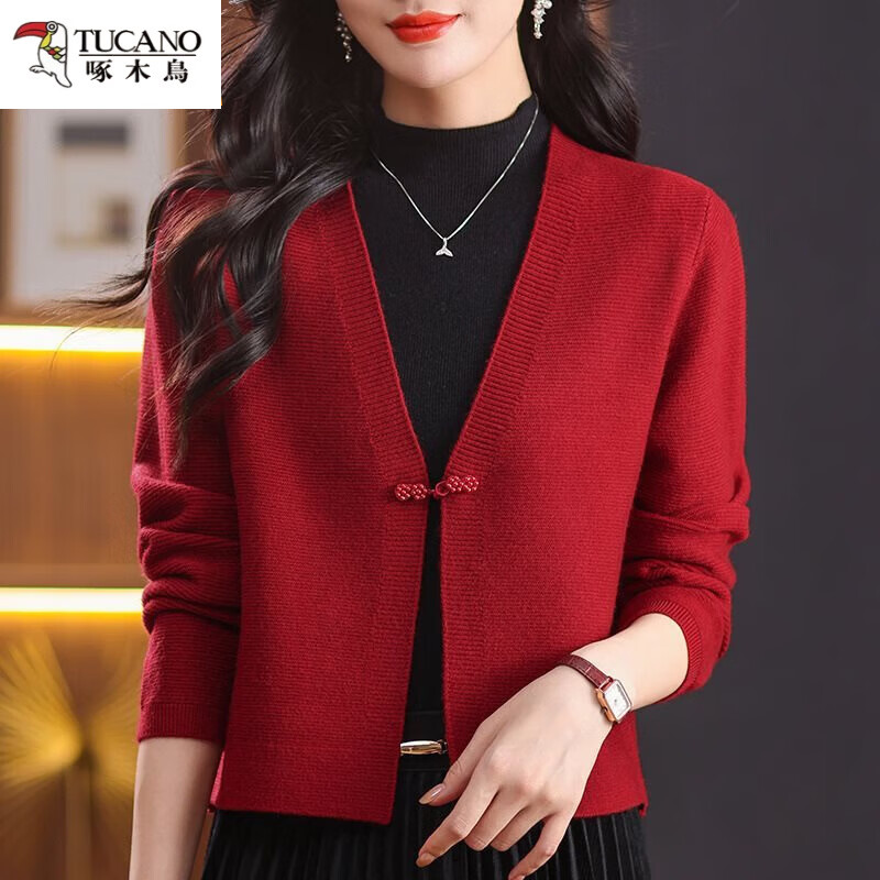 啄木鸟(TUCANO)春秋红色针织开衫女士披肩新中式盘扣毛衣高腰外套旗袍外搭短款 米色 M 建议90-105斤