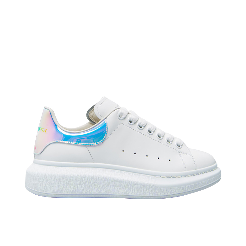 ALEXANDER MCQUEEN  光滑小牛皮 白镭射 板鞋 白色 七夕送礼推荐561580 白镭射 40.5属于什么档次？