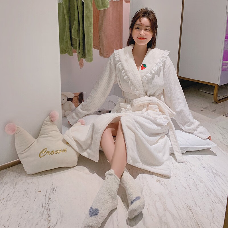 新款秋冬季刺绣花边睡袍加厚加长珊瑚绒浴袍女草莓睡衣 花边睡袍白色