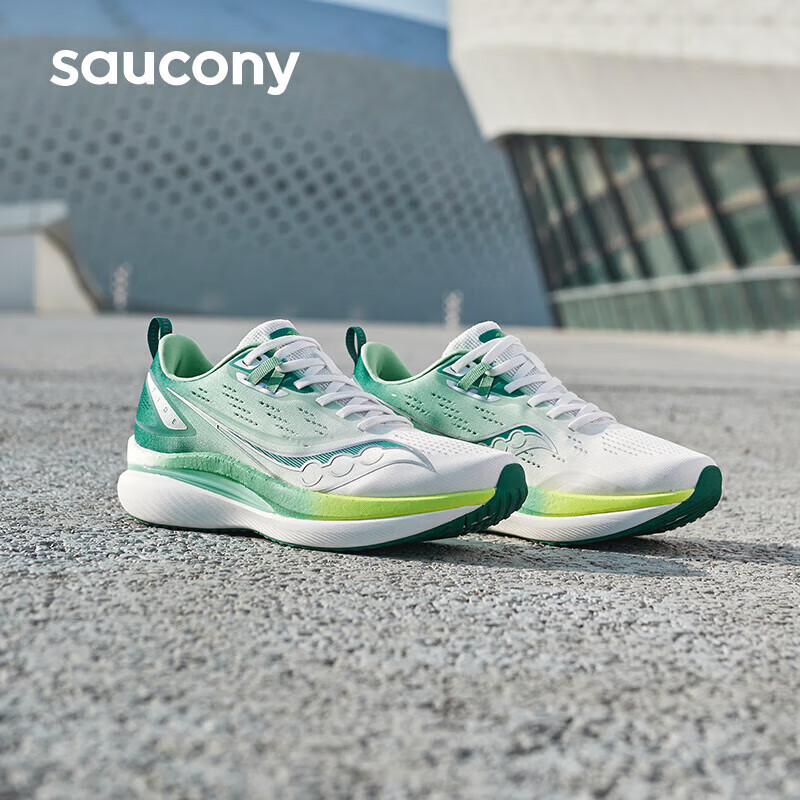 Saucony跑步鞋