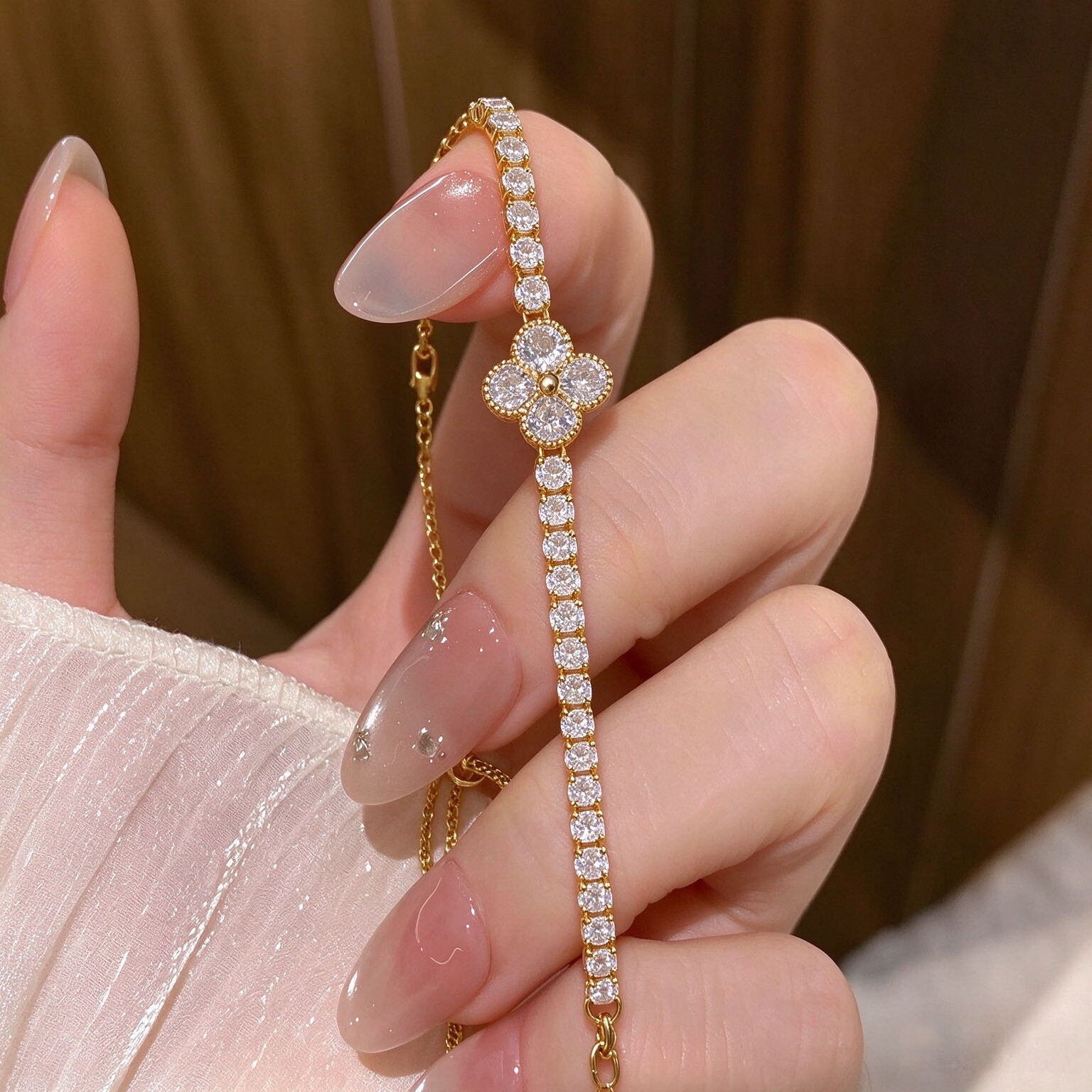 金色四叶草满钻手链轻奢百搭网球链精致通勤小众设计感手饰女礼物 四叶草满钻手链【赠礼盒】
