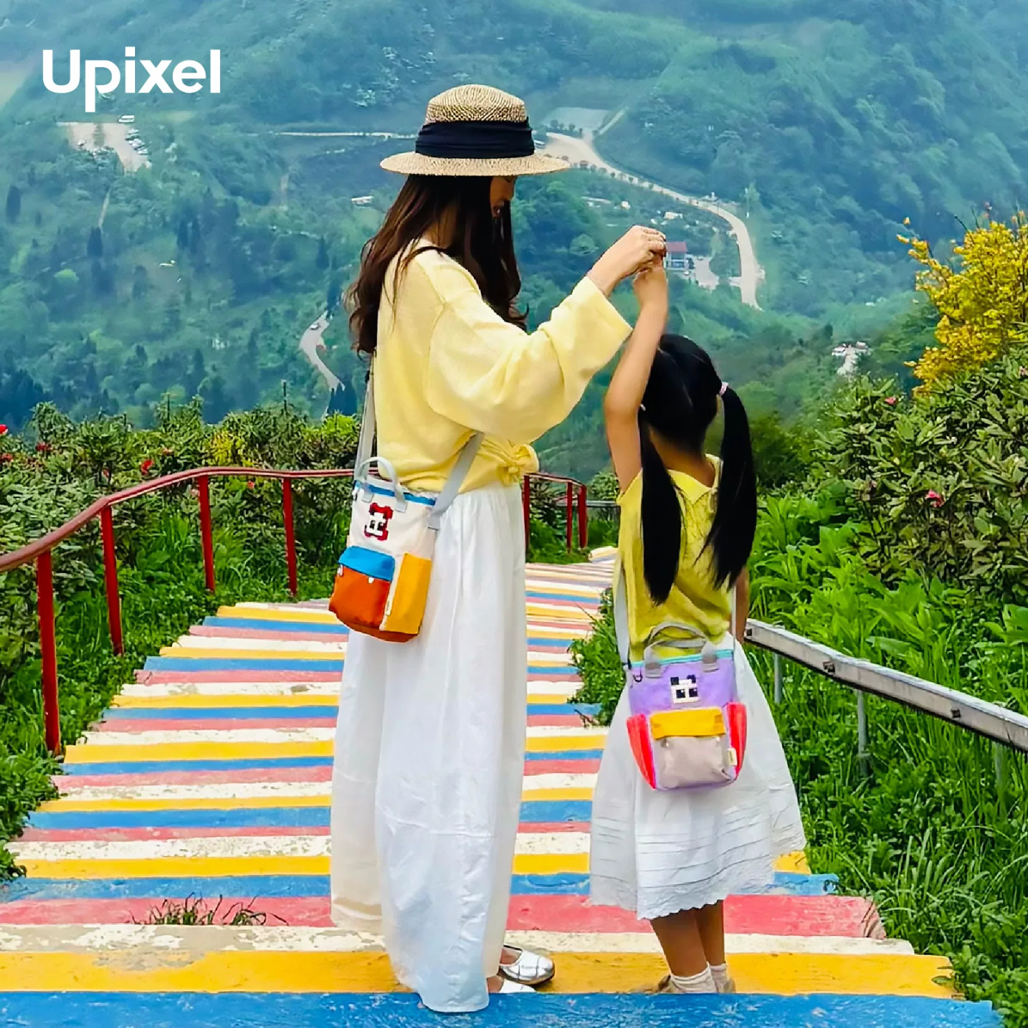 UPIXEL像素风斜挎女包亲子外出轻便小包遛娃DIY拼图儿童包闺蜜防水包 大号- 卡其红【独角兽图案】