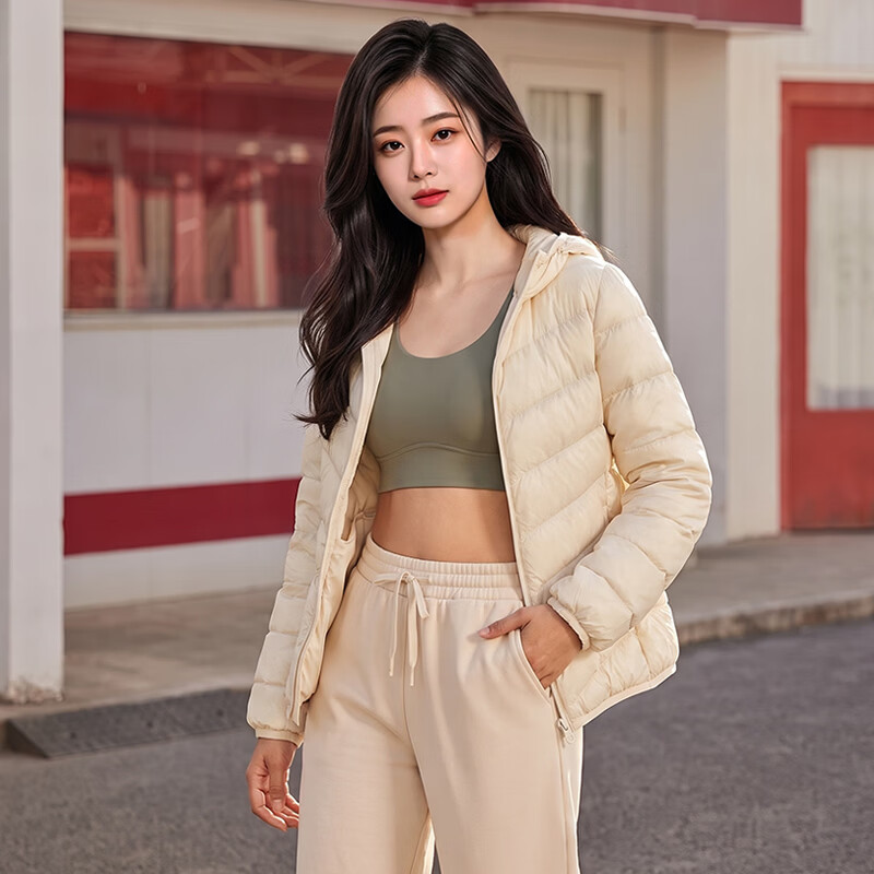 拉夏贝尔(La Chapelle)2026冬季新款女士轻薄羽绒服连帽防风保暖外套 米色 4XL