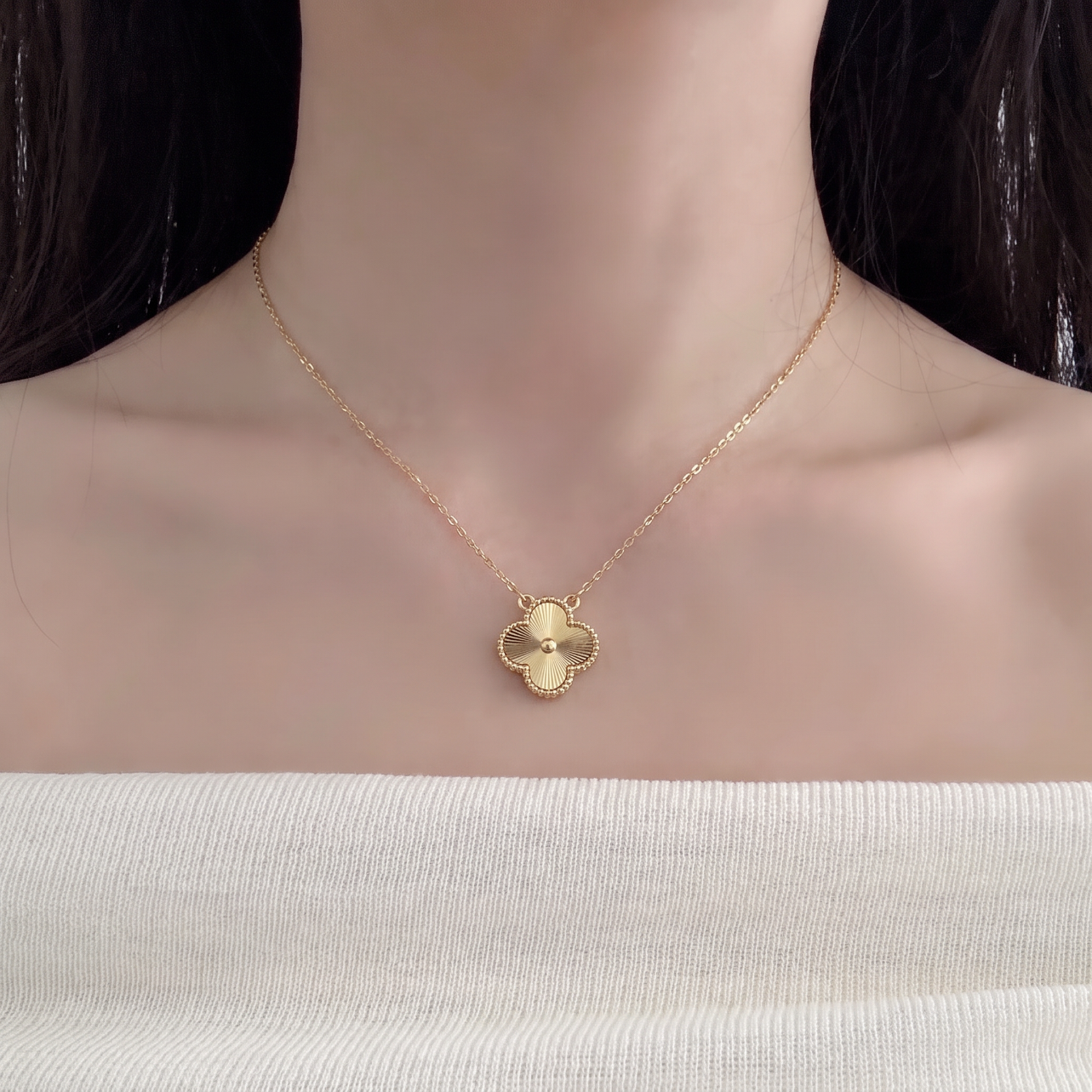 轻奢白贝铜钱圆牌项链女小众高级感金色锁骨链简约百搭通勤颈饰 复古钱币贝母颈链【赠礼盒】