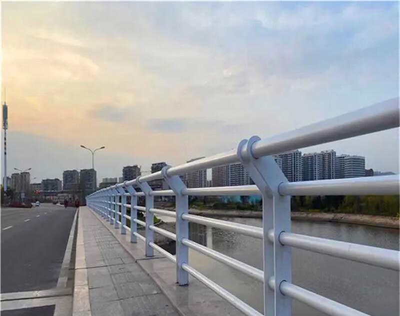 献瑜仿木纹河道护栏 桥梁防撞护栏 道路隔离护栏 人行道护栏特殊定制