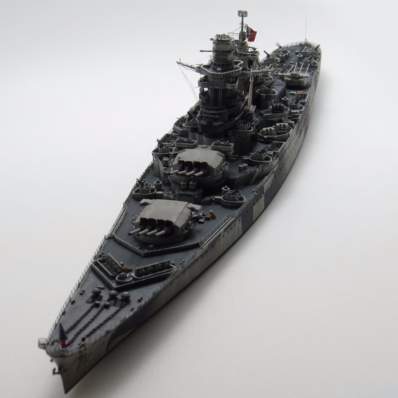 小号手 军事拼装模型1/700 法国黎塞留号战列舰(1943年型) 舰船模型