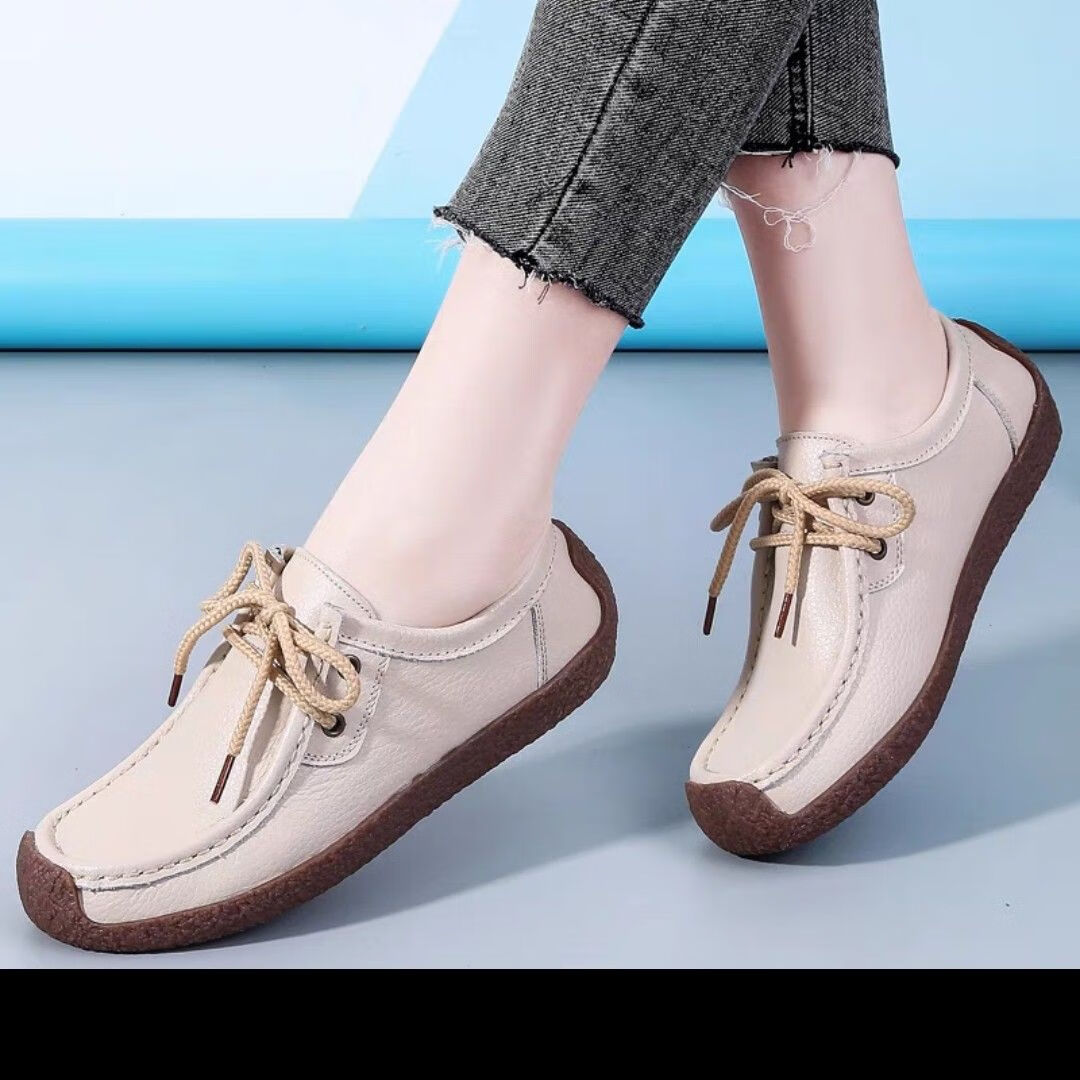 奕菓大脚穿平底皮鞋女脚宽胖脚春秋款44大码43蜗牛鞋平跟休闲女鞋 米