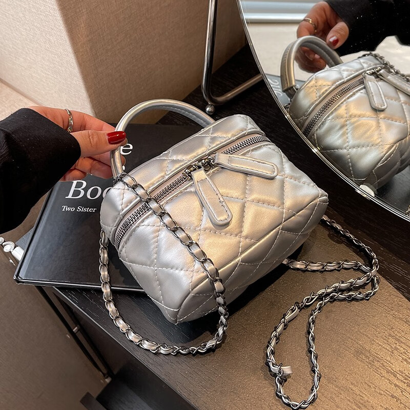 慕昂(moveon)小众设计mini包包女2023新款迷你小水桶包流行百搭ins斜