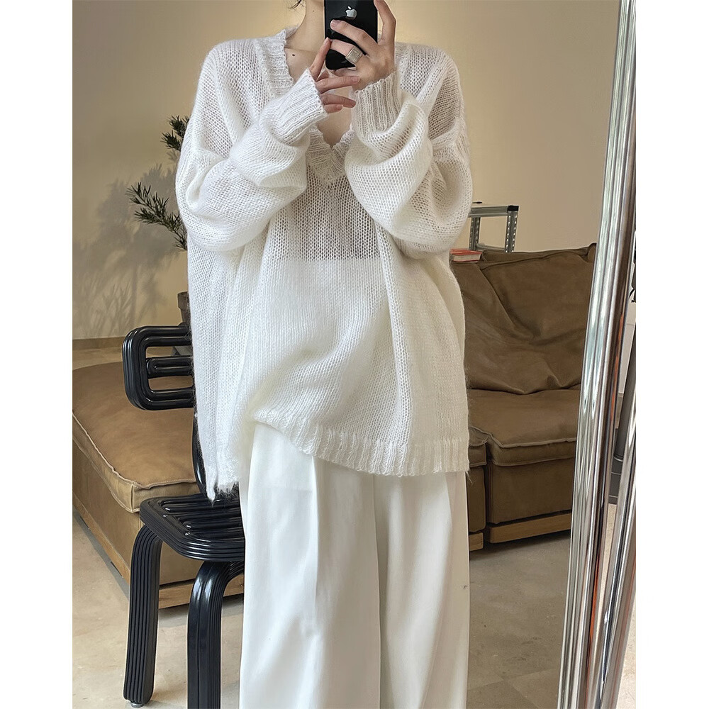 纤晟伊春季新款温柔V领马海毛毛衣宽松显瘦轻盈蓬松针织衫女 白色 均码