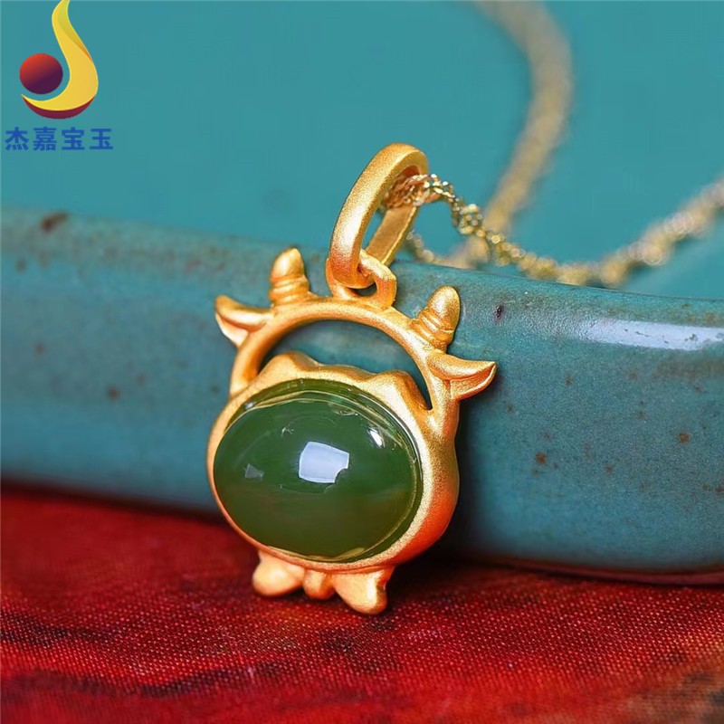 杰嘉宝玉  原创新款【牛气冲天】吊坠和田碧玉生肖牛玉坠玉佩锁骨链男女款