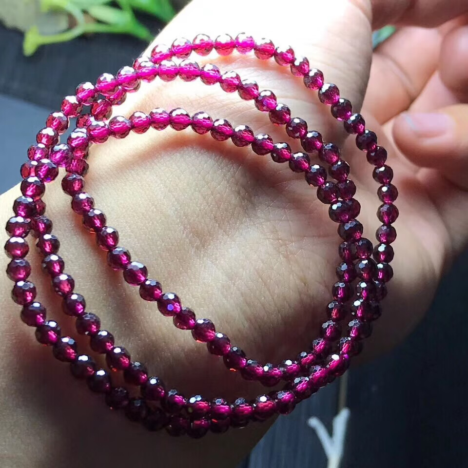 刻面酒红石榴石手链女款多圈红石榴手串3圈水晶饰品礼物