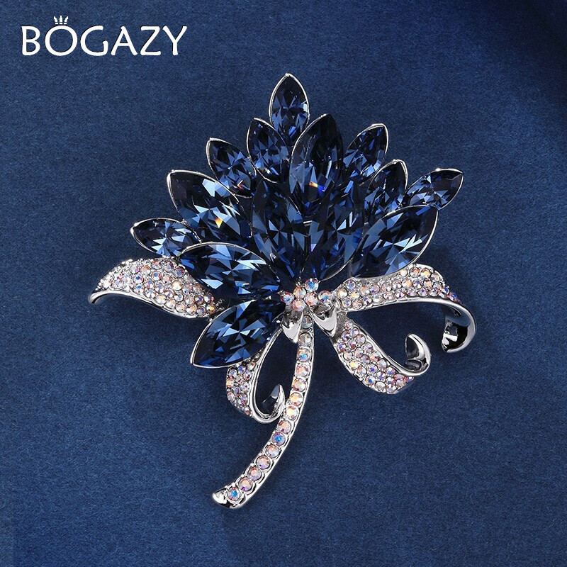 水晶花朵胸针气质胸花配饰简约女别针生日礼物520女神节礼物 深蓝色