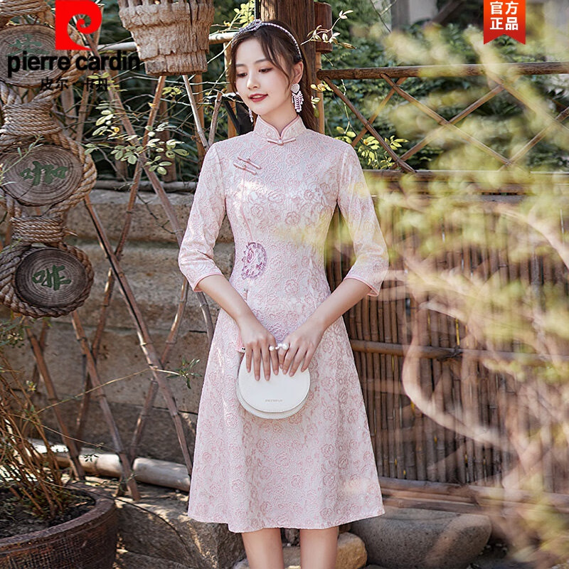 皮尔卡丹品牌高档女装 改良旗袍裙2022年新款高端气质蕾丝年轻款连衣裙女秋季中国风粉色针织 391-粉色 XL属于什么档次？