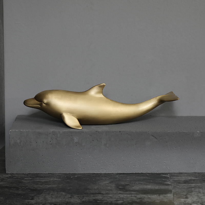 cn)装饰品摆件海豚现代简约雕塑客厅创意电视柜摆设铜先生铜工艺礼品
