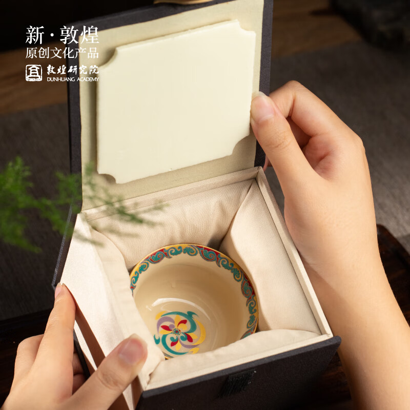 敦煌研究院 敦煌唐韵纹彩杯 高档创意实用陶瓷鎏金杯泡茶专用茶杯 生日礼物 如意·敦煌唐韵纹彩杯