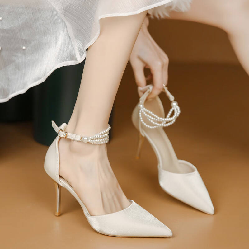坠倾法式小高跟鞋女春季新款米白色气质珍珠一字扣带婚鞋细跟中空单鞋 36 米白色