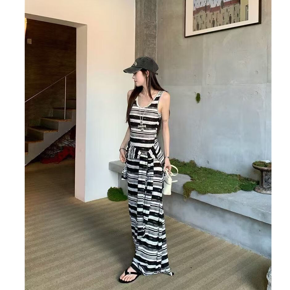 微光里松弛美式假两件条纹绑带背心裙黑白撞色长款连衣裙女夏2025新款 假两件条纹背心裙【M】