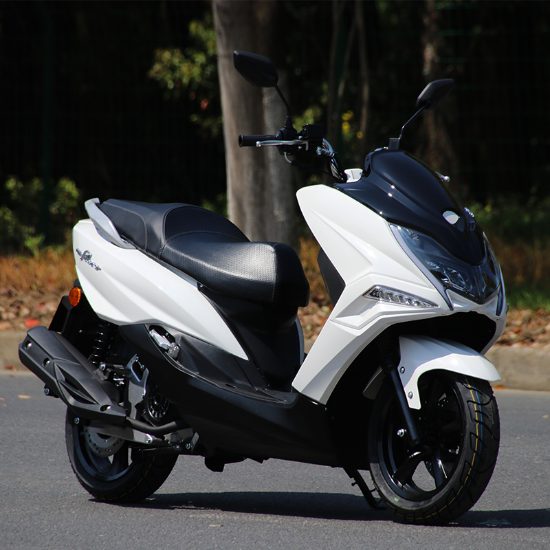 宏图3代150cc国四电喷踏板车摩托车燃油碟刹四冲程可上牌 白色 150可