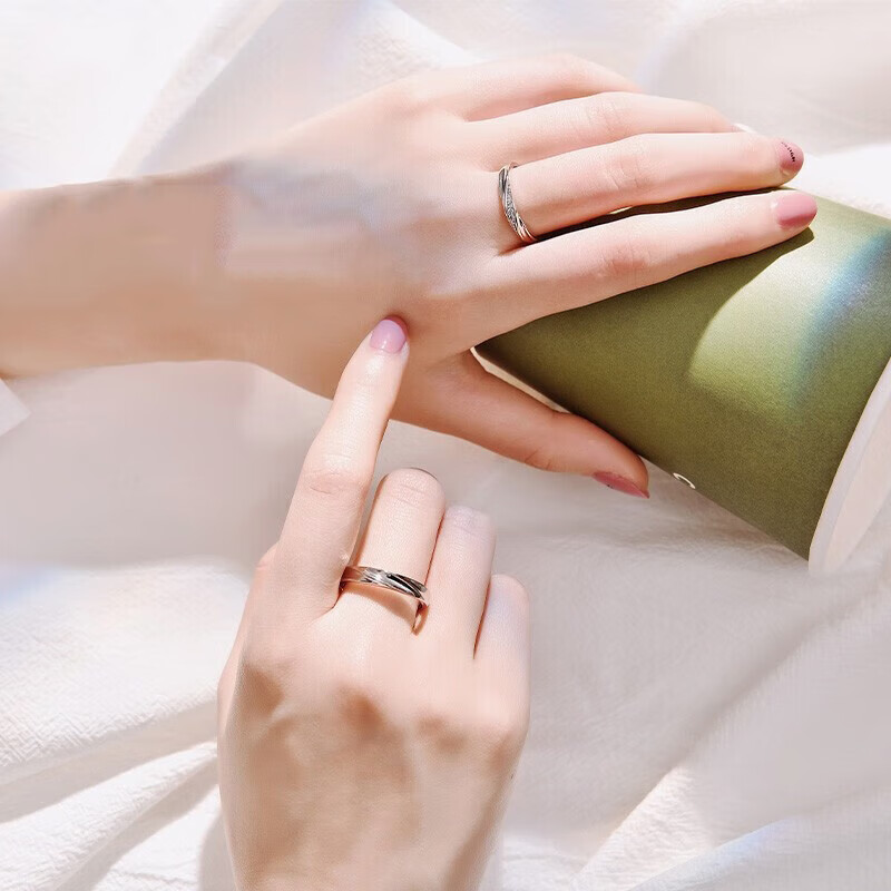 赫莲娜情侣戒指一对求婚结婚对戒圣诞节礼物送女朋友生日礼物 平面款(活口版)