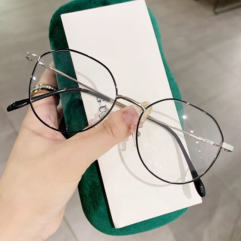 初伴(chuban)近视眼镜女超轻防蓝光辐射护眼平光眼睛架可配有度数学生