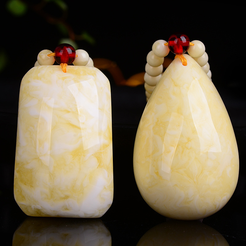 新款白蜜蜡吊坠 平安无事牌项链琥珀水滴吊坠毛衣链男女款 图片色 a款