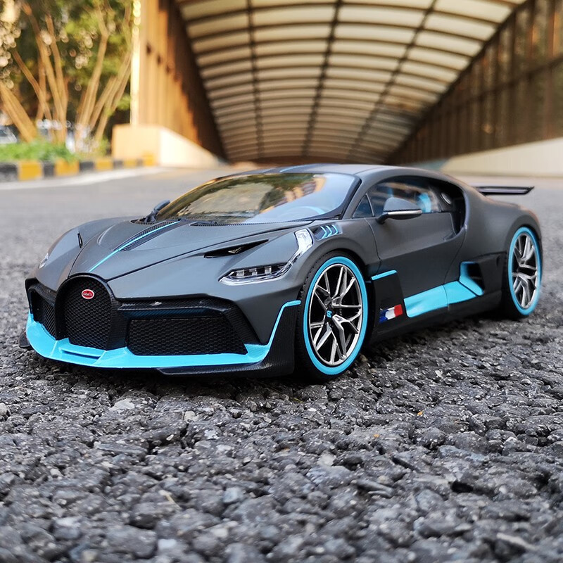 比美高bburago 1:18 布加迪 chiron 仿真合金汽车模型