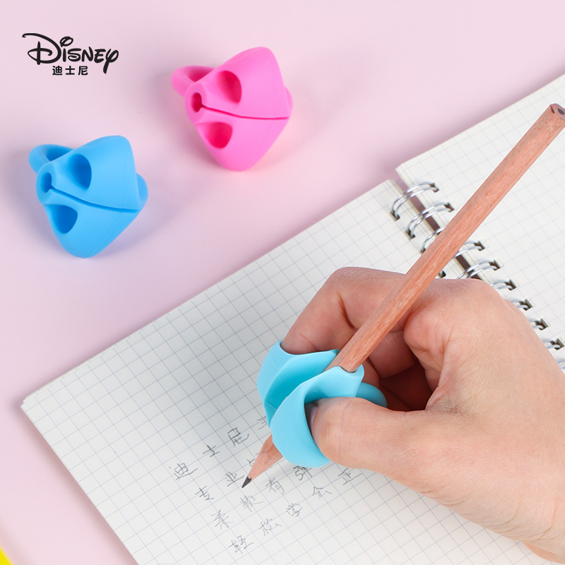 迪士尼(Disney)三环硅胶握笔器 儿童写姿矫正器 小学生初学练字握笔护套 3个装 米奇系列 DM24911