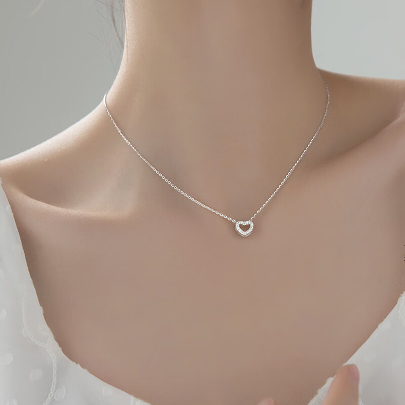 菲蕙韩版小清新爱心项链女 百搭网红爱心镂空甜美锁骨链镶钻心形吊坠