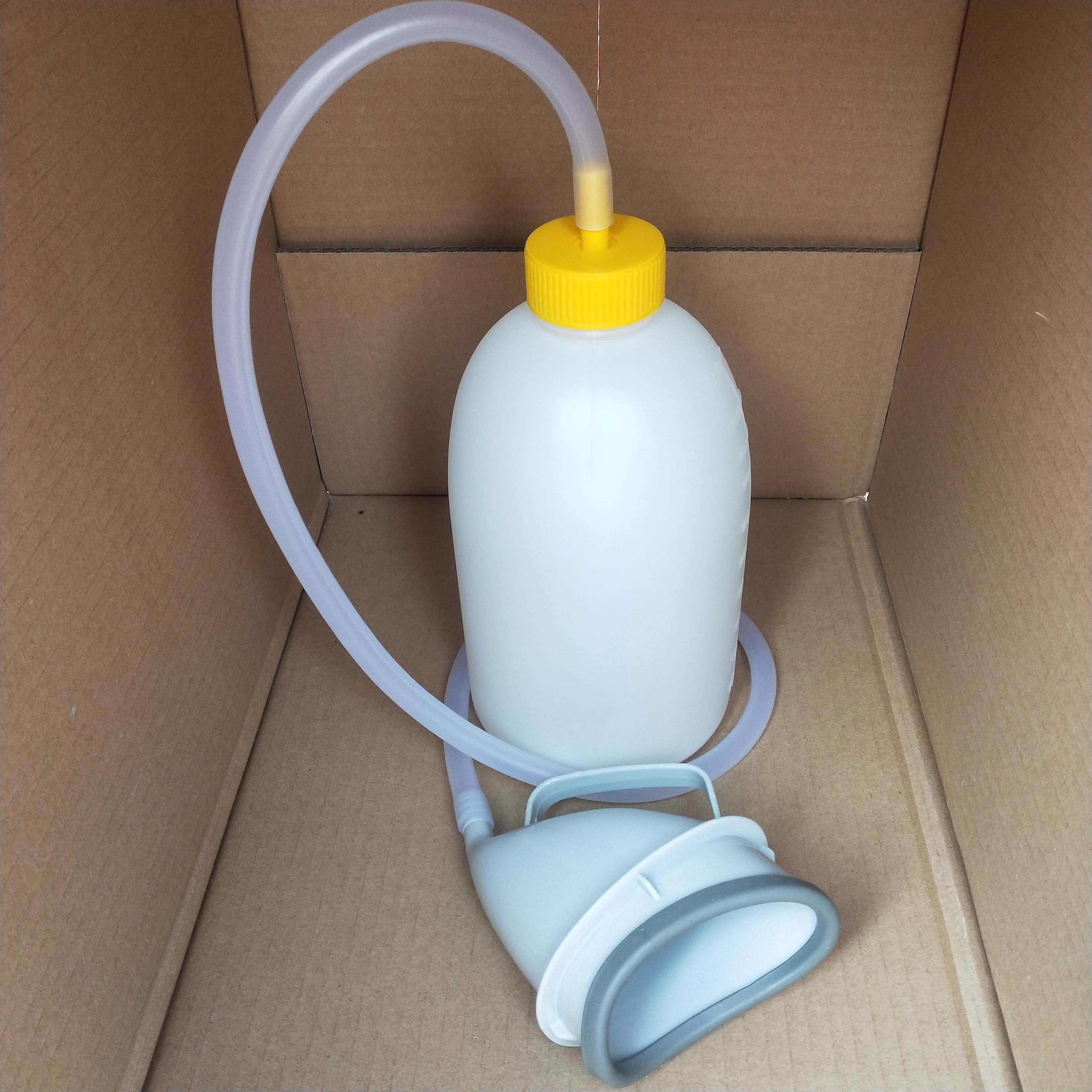 尿壶女士小便器老人男接尿器家用神器卧床病人小便壶夜壶防臭 女式(90