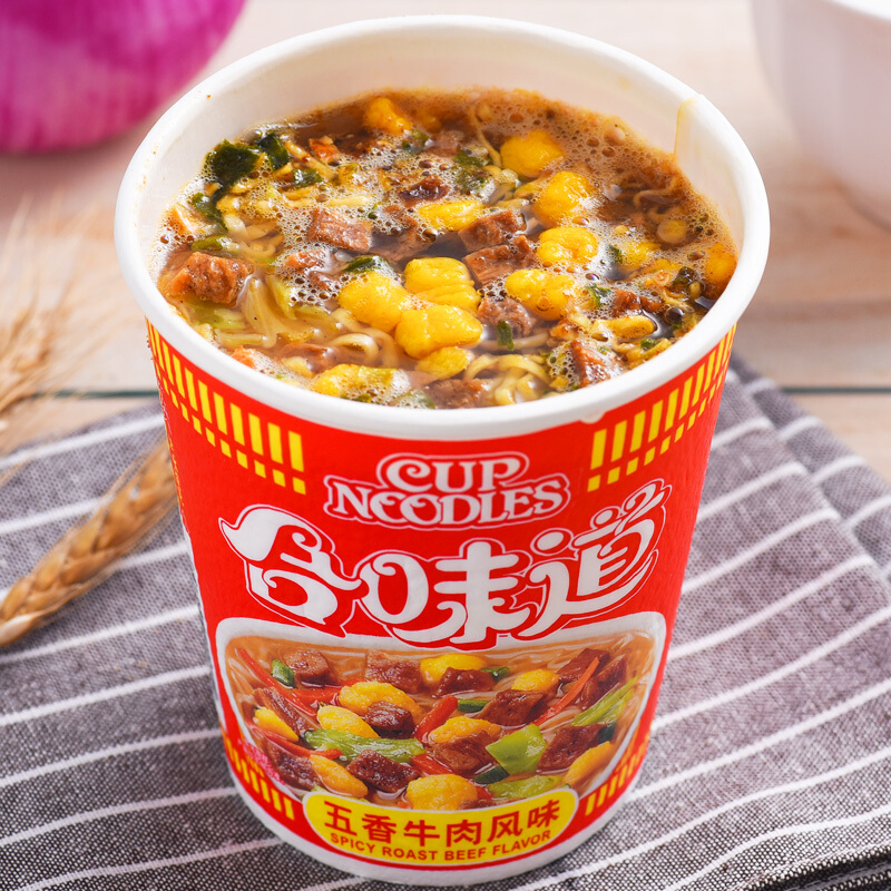 日清 方便面 合味道 五香牛肉风味77g*12杯整箱装 桶装速食泡面
