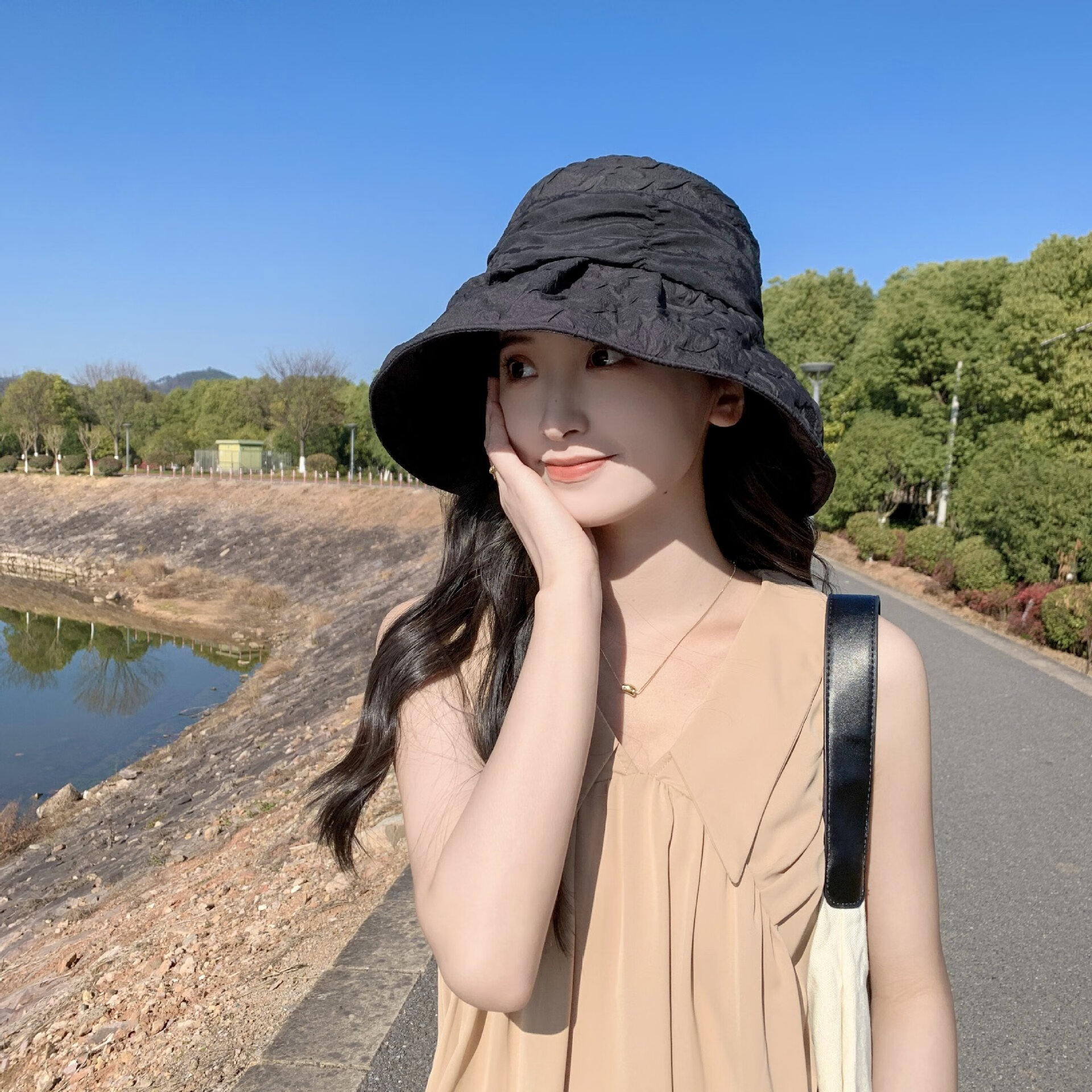 慕东诺韩版女夏天度假防晒可折叠沙滩帽青年遮阳帽大檐渔夫帽旅游太阳