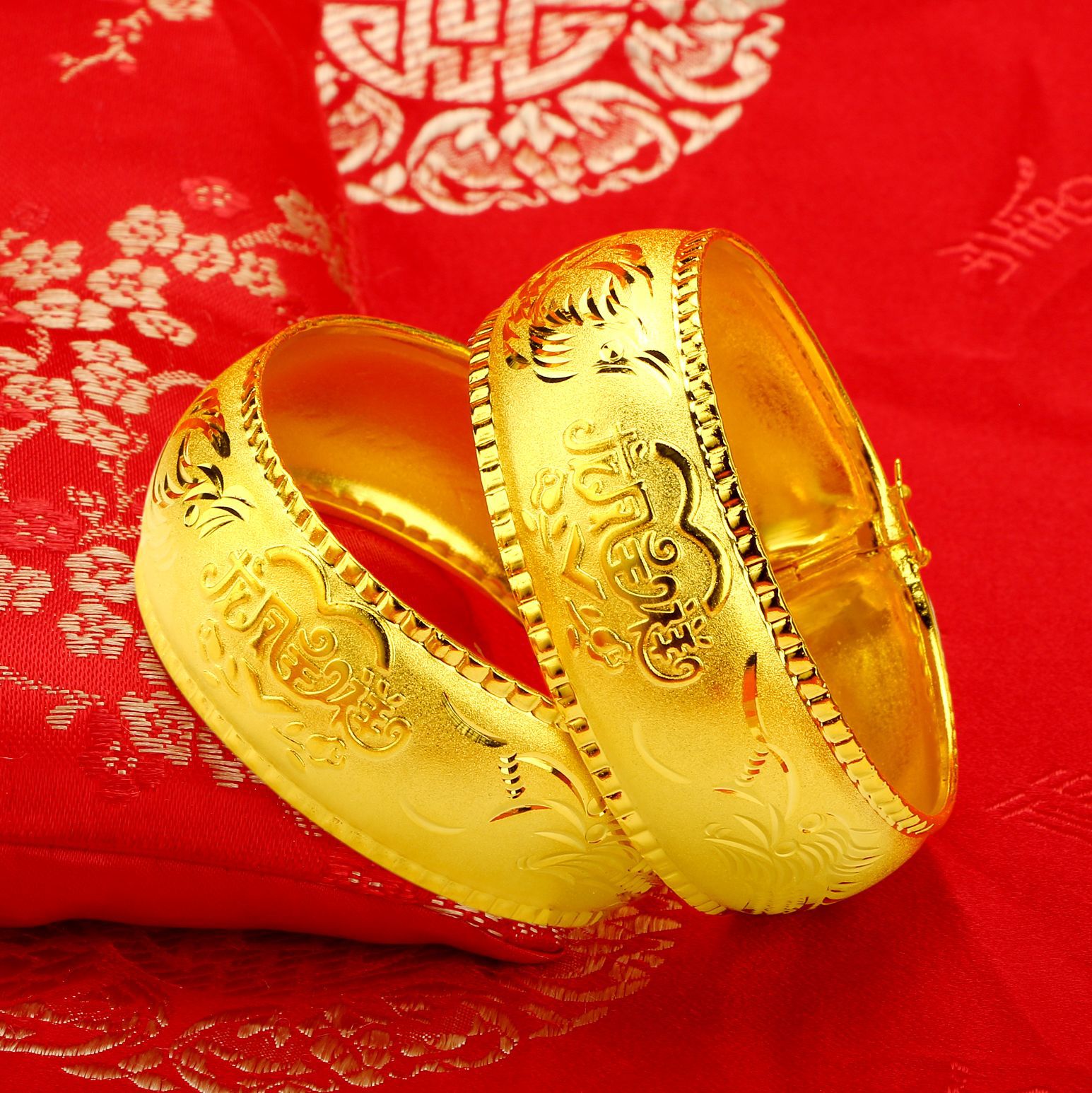 微浓龙凤呈祥手镯镀越南沙金卡扣式宽版婚庆仿金镯子古法传承久不掉色