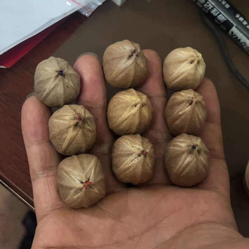 梅林下村铁核周正稀有四花铁核标价都是粒价钱一套为九粒 红 2.