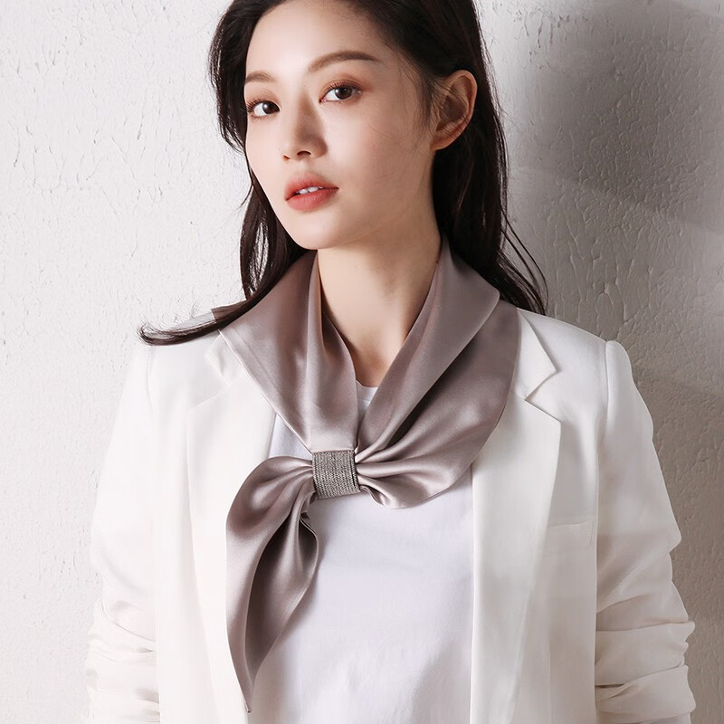 杭絲路 真絲絲巾女純色桑蠶絲領(lǐng)結(jié)絲巾素綢緞裝飾扣子巾女圍脖時(shí)尚絲巾 燕麥灰（珠鏈扣子絲巾）