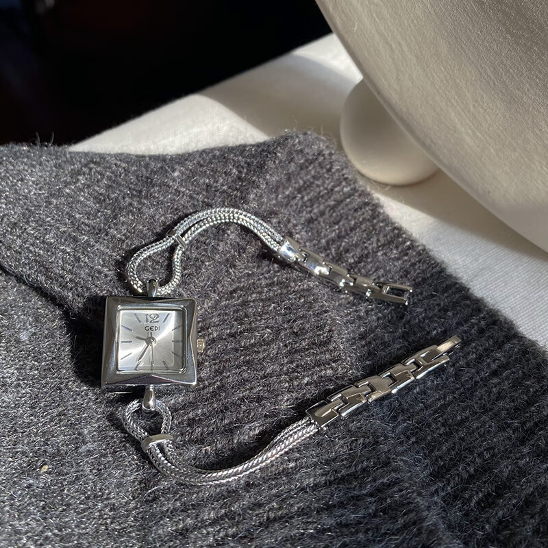 歌迪（GEDI）法式小方糖精致复古简约小众设计高级感轻奢链条小表盘女学生手表 银白