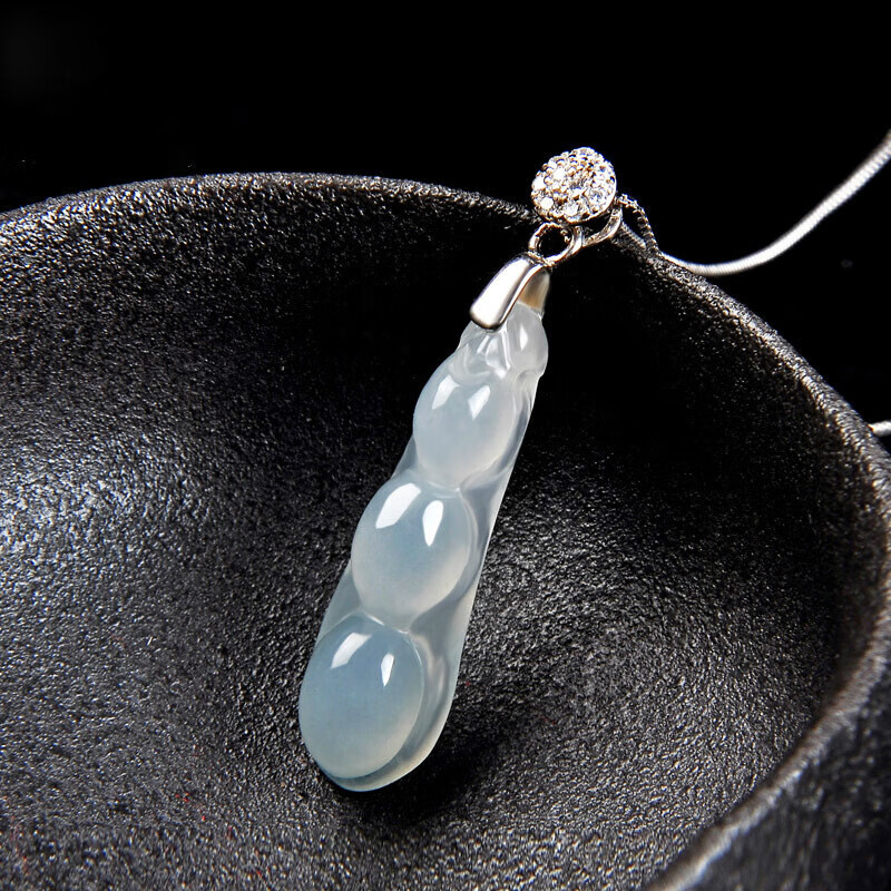 925银镶翡翠四季豆吊坠女款 天然a货冰种蓝水福豆玉石玉坠项链 图片色