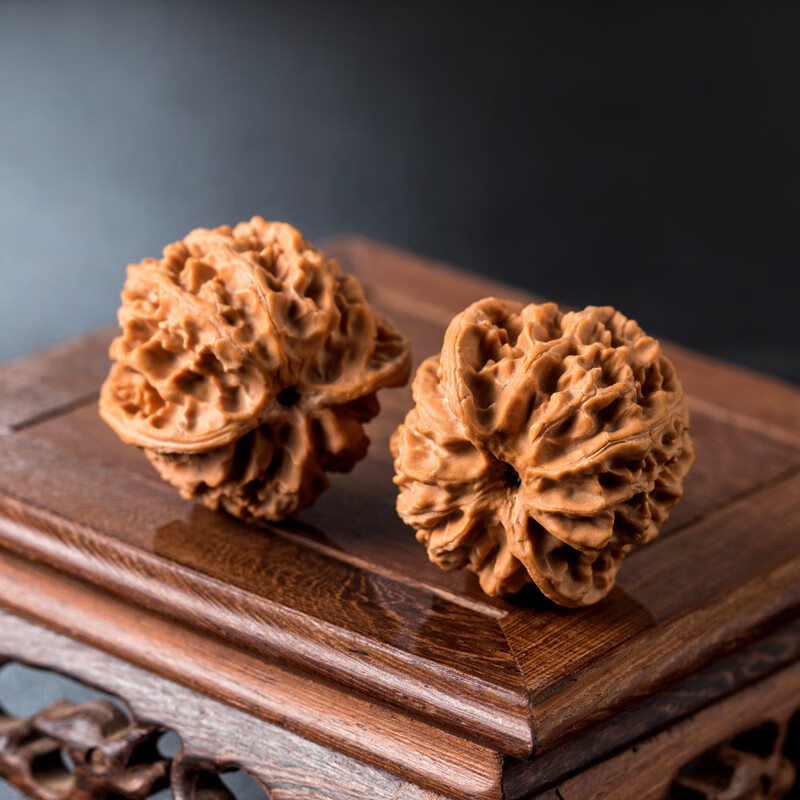 沐恩狮子头文玩核桃