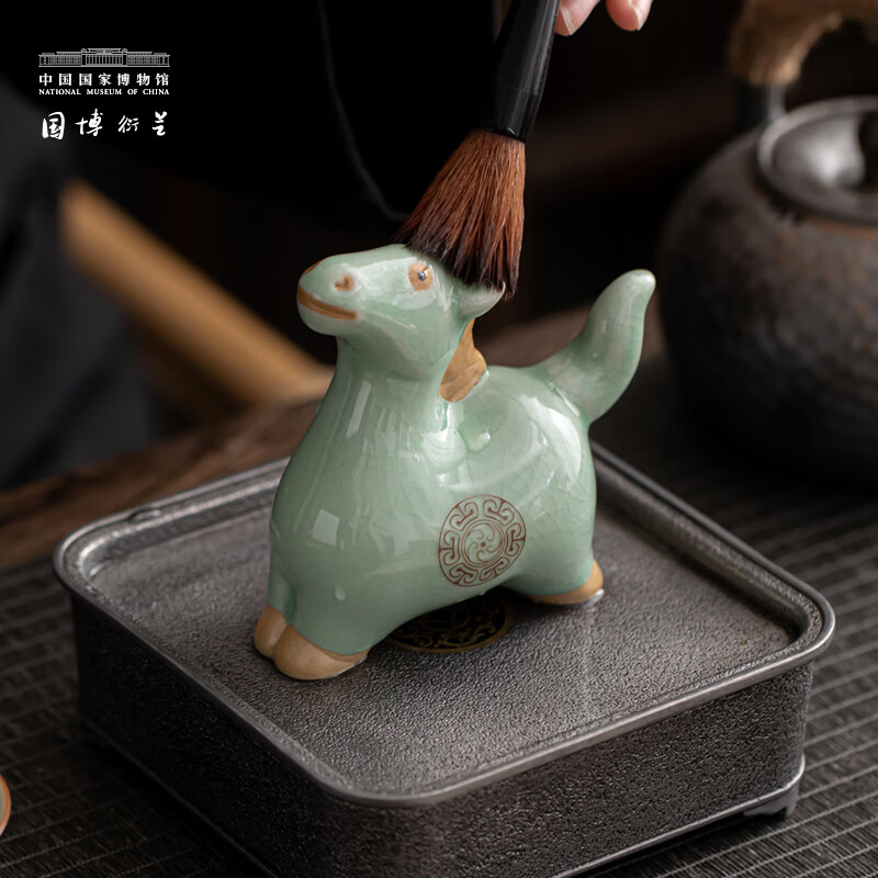 中国国家博物馆西周青铜驹尊现代仿汝瓷生肖小绿马驹骏马桌面摆件马年新年礼物 小马摆件