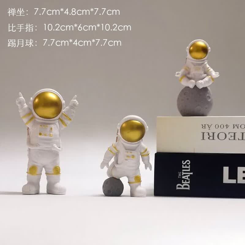 礼品创意月球灯太空人摆件宇航员手办公仔玩具装饰生日礼物送男朋友