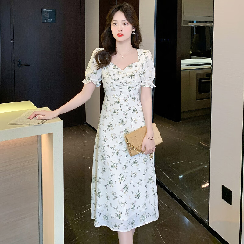 碎花连衣裙女2024新款夏季气质女神范法式复古茶歇小清新显瘦裙子