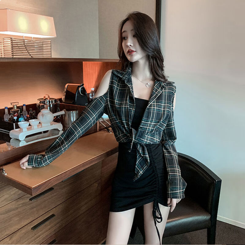 秋冬吊带低胸超短裙小个子蕾丝包臀裙2022年新款秋装装性感小个子吊带