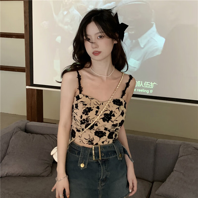 hu)玫瑰吊带背心女早春内搭2023新款夏季外穿设计感小众抹胸甜辣上衣