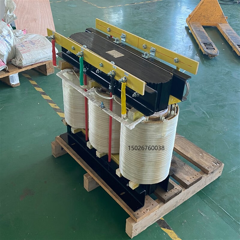 三相干式隔离升压变压器380v变220v1140v440v30kw500kw800千瓦 浅灰色