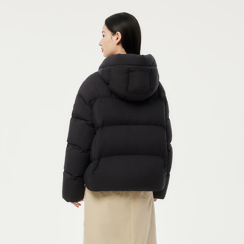 2025年羽绒服怎么选？这6款保暖性强、性价比高，让你在寒冬里也能时尚出行