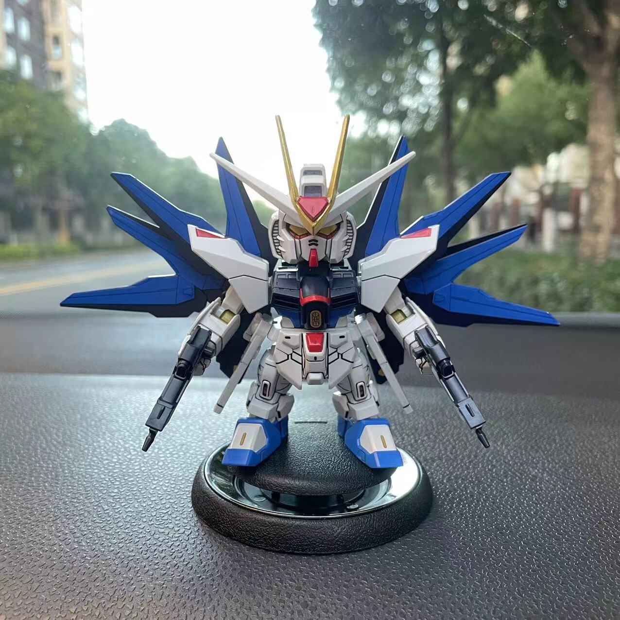 情人节礼物送男友创意汽车摆件高达车载摆件汽车内饰香薰万  强袭自由